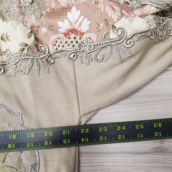 Vintage Bonnie And Billy By Holly Women's Size Med Floral Applique Top NWT - Picture 11 of 12